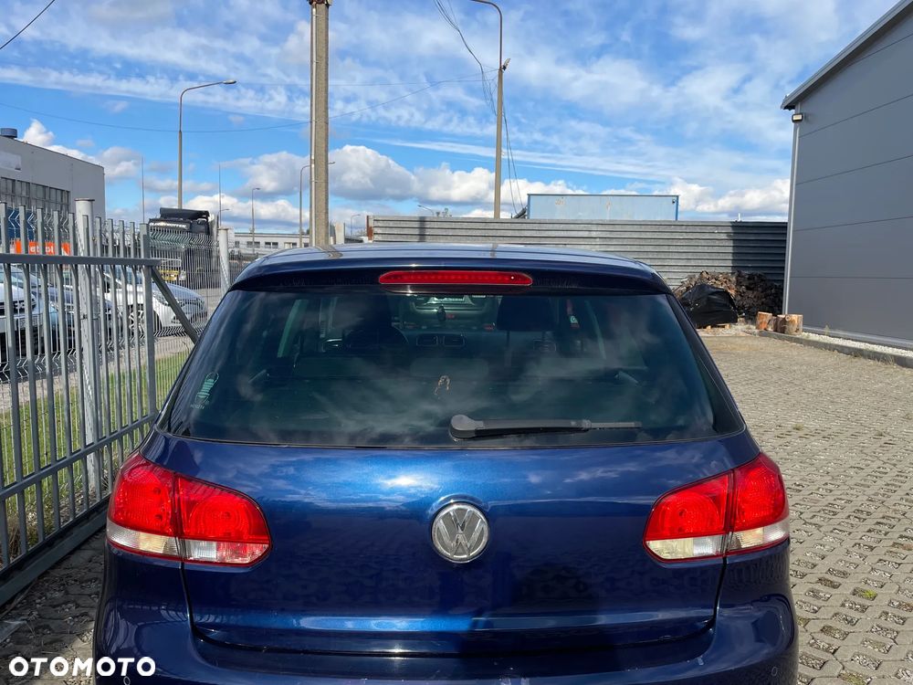 Volkswagen Golf - 6