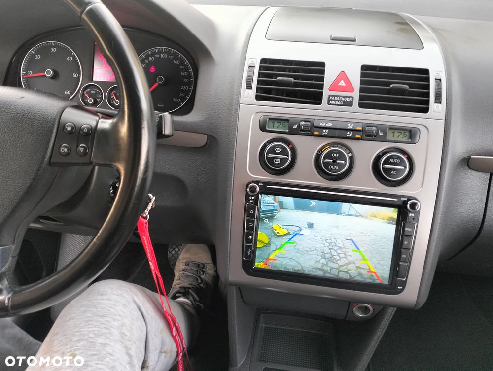 Volkswagen Touran 2.0 TDI DPF Cross DSG - 18