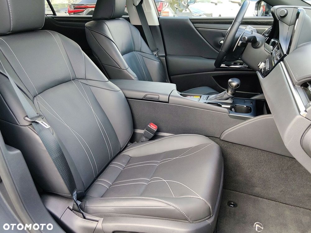 Lexus ES 300h Prestige - 13