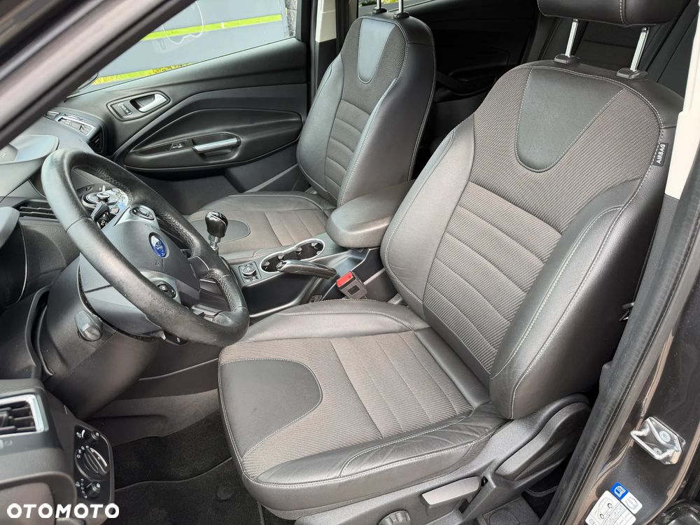 Ford Kuga 1.5 EcoBoost 2x4 Titanium - 14