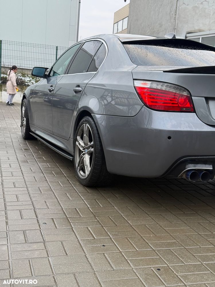BMW Seria 5 520d - 28