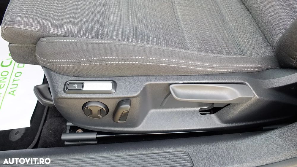 Volkswagen Passat 2.0 TDI SCR DSG Comfortline - 19