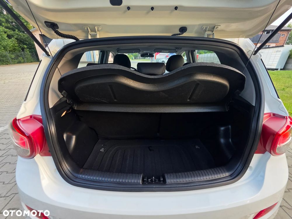 Hyundai i10 1.2 Fifa World Cup Edition - 29