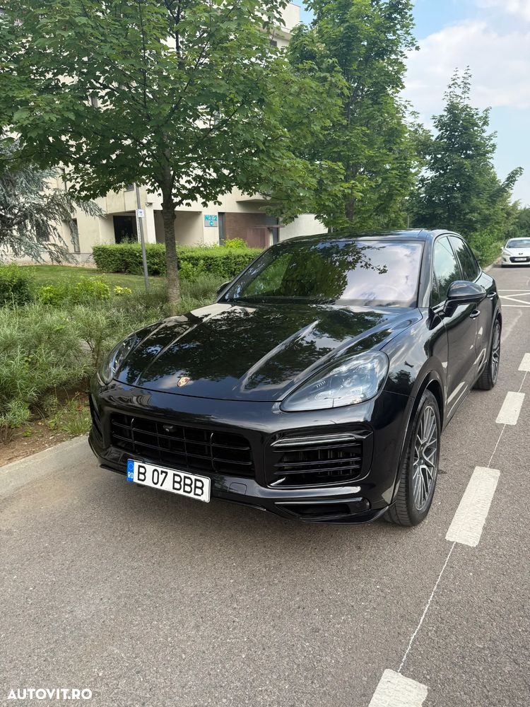 Porsche Cayenne - 1