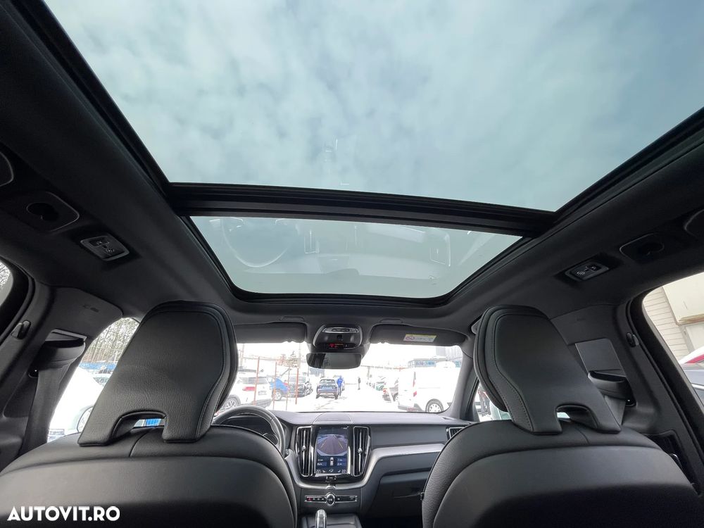 Volvo XC 60 Recharge T8 Twin Engine eAWD R-Design - 8