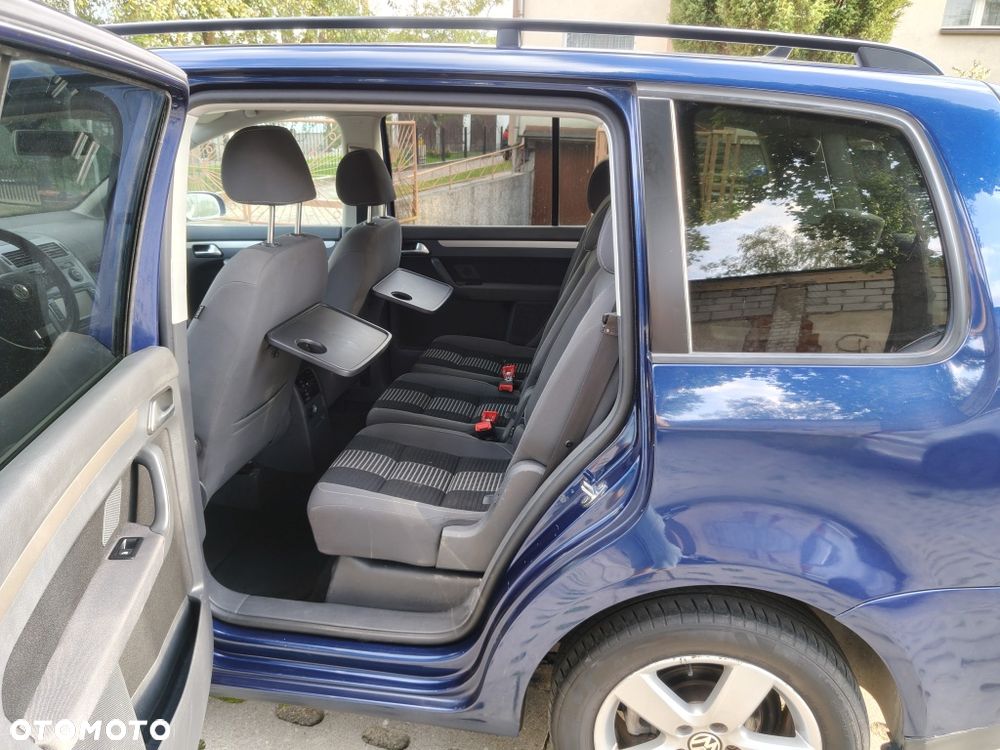 Volkswagen Touran - 8