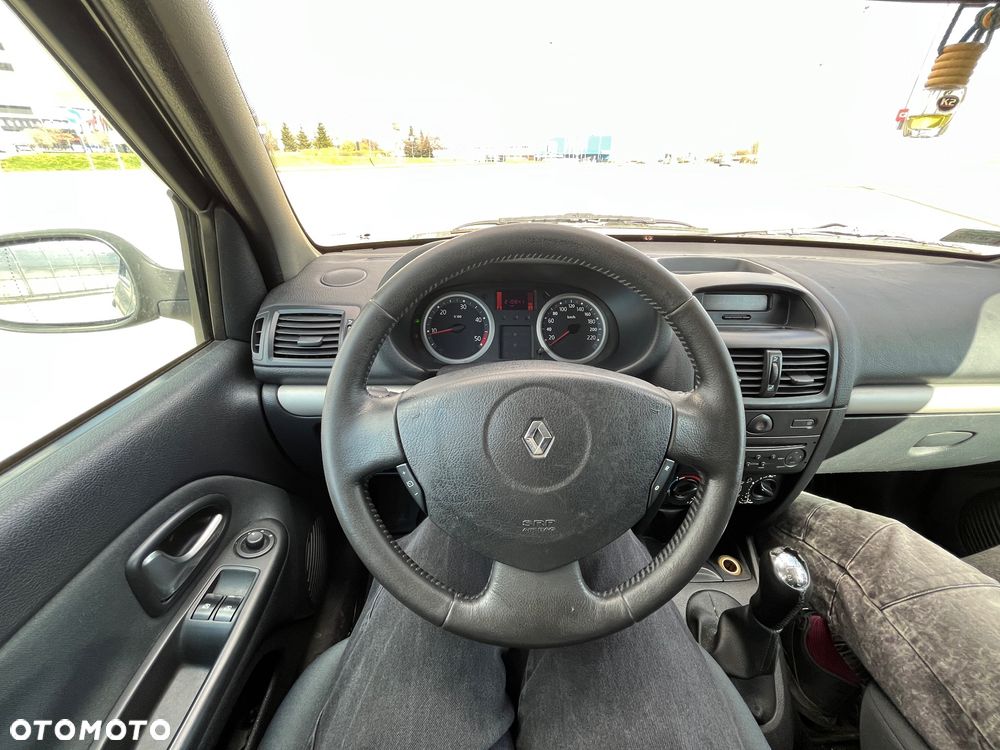 Renault Clio - 12