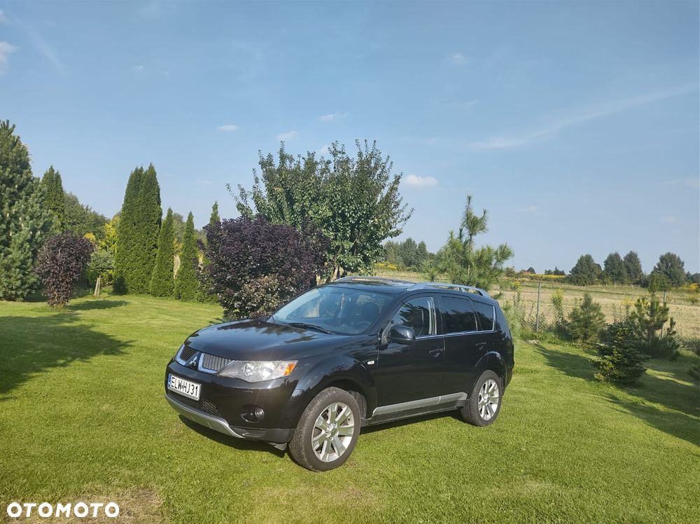 Mitsubishi Outlander - 2