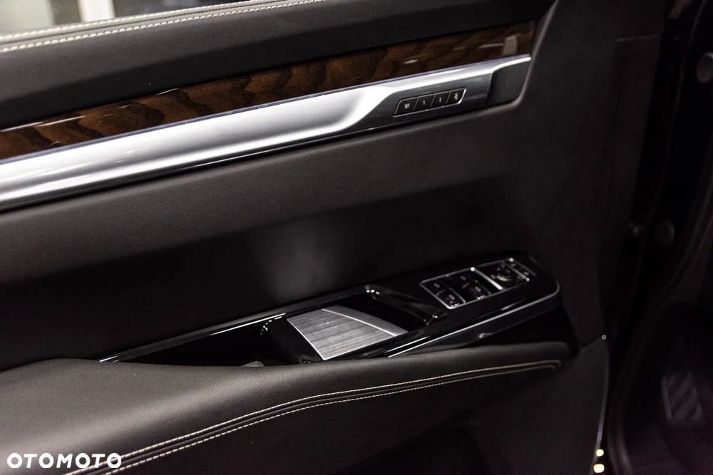 Cadillac Escalade - 14