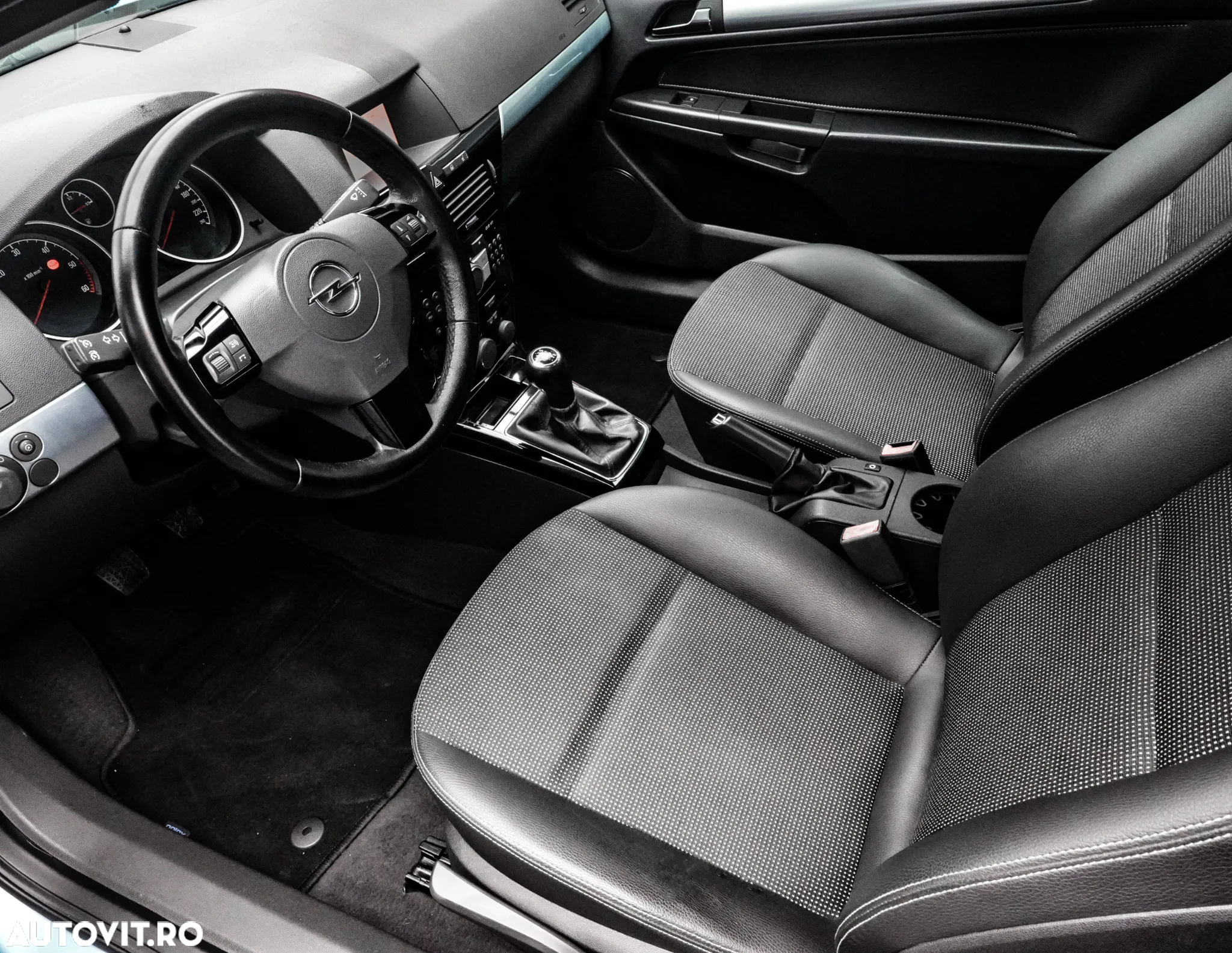 Opel Astra GTC 1.7 CDTI Sport - 10