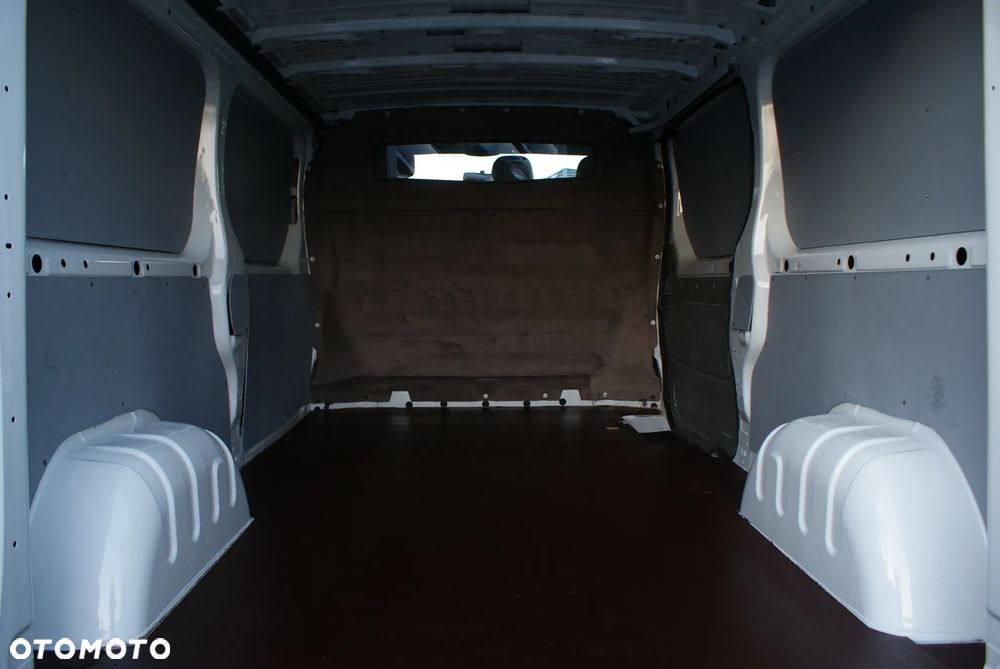 Opel Vivaro - 17