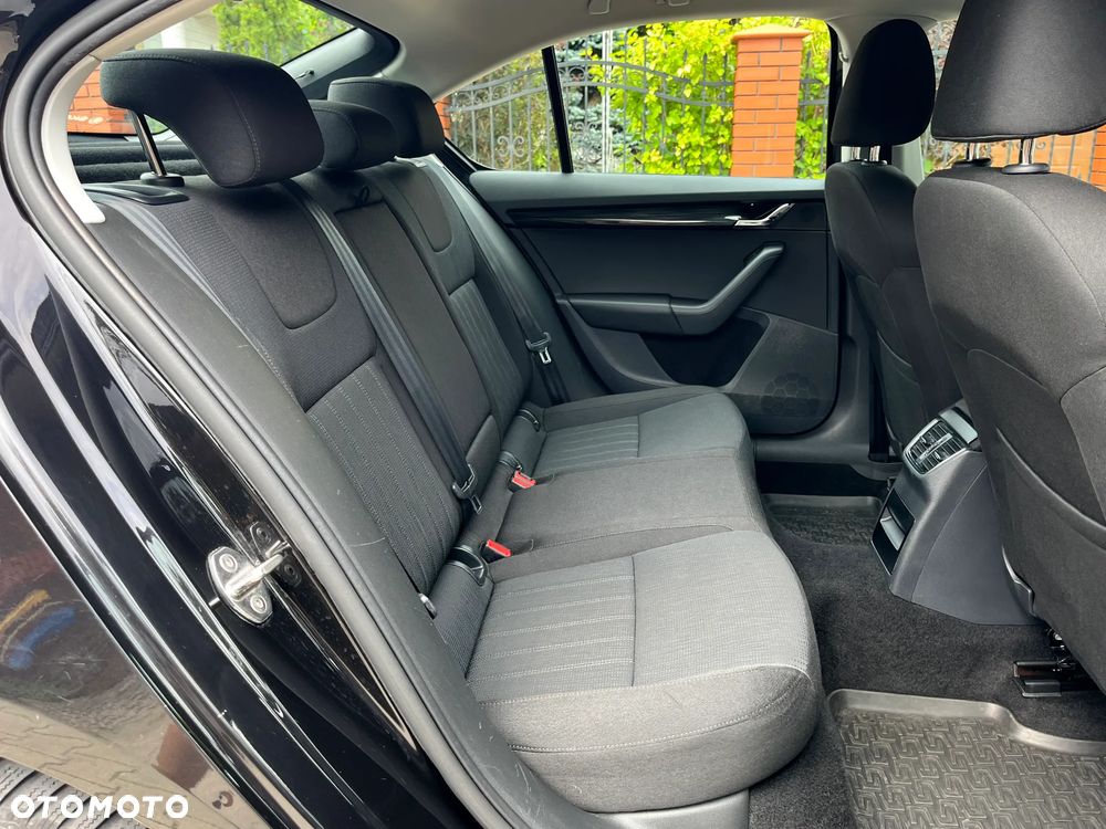 Skoda Octavia 2.0 TDI SCR 4x4 Ambition DSG - 26
