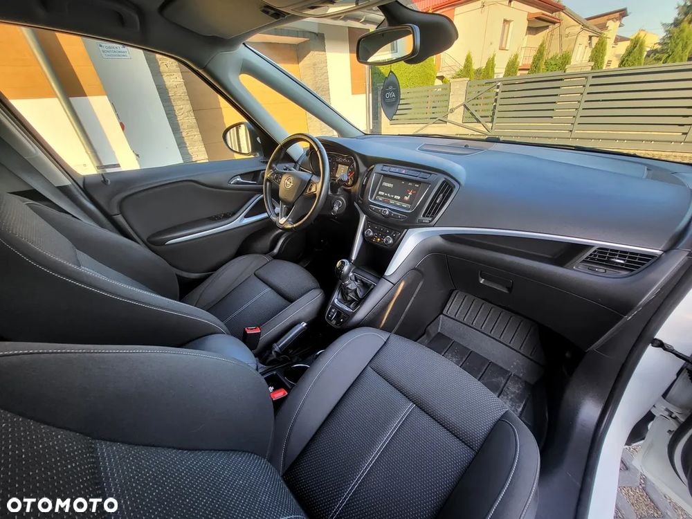 Opel Zafira - 16