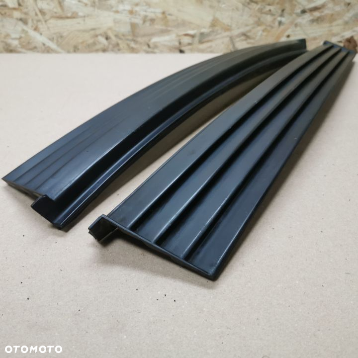 BMW E24 635CSI EUROPA OSŁONA ZEWNĘTRZNA LEWA/PRAWA ( SKRZELA REKINA) NR. 51131843865 OEM - 4