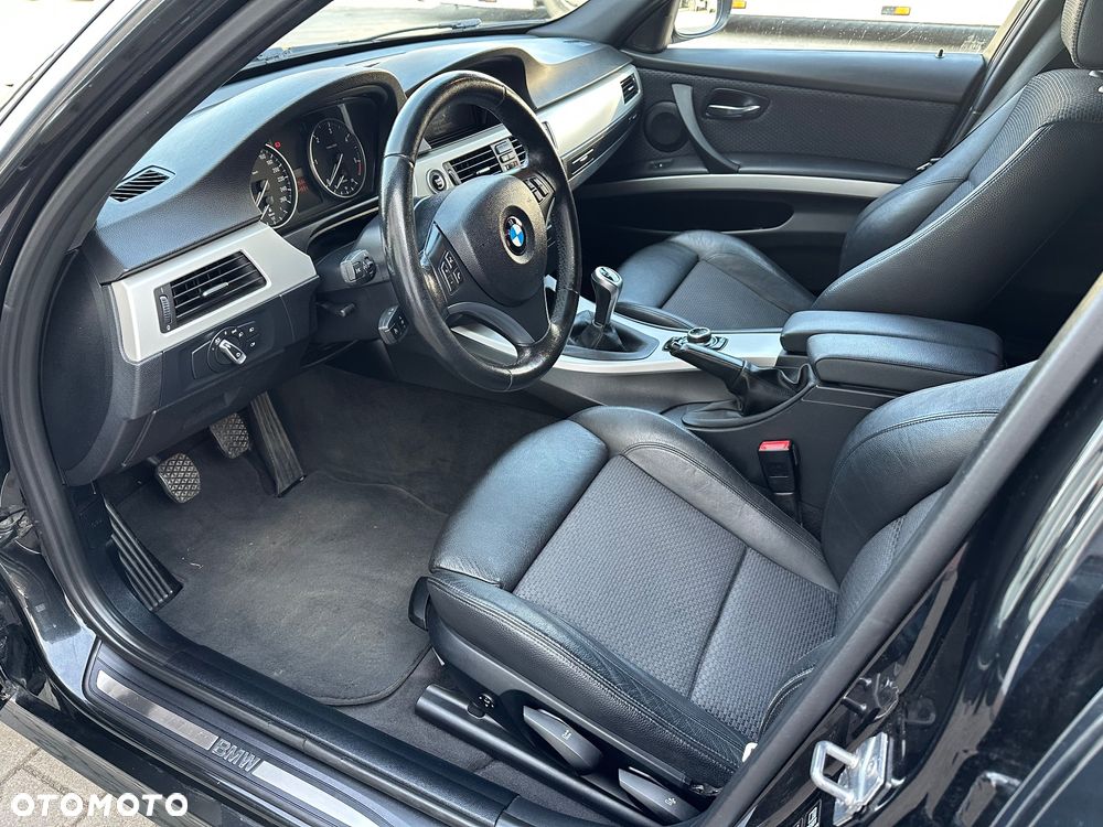 BMW Seria 3 320d xDrive - 9