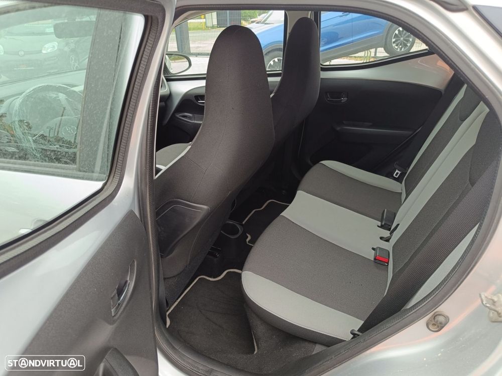 Toyota Aygo - 12