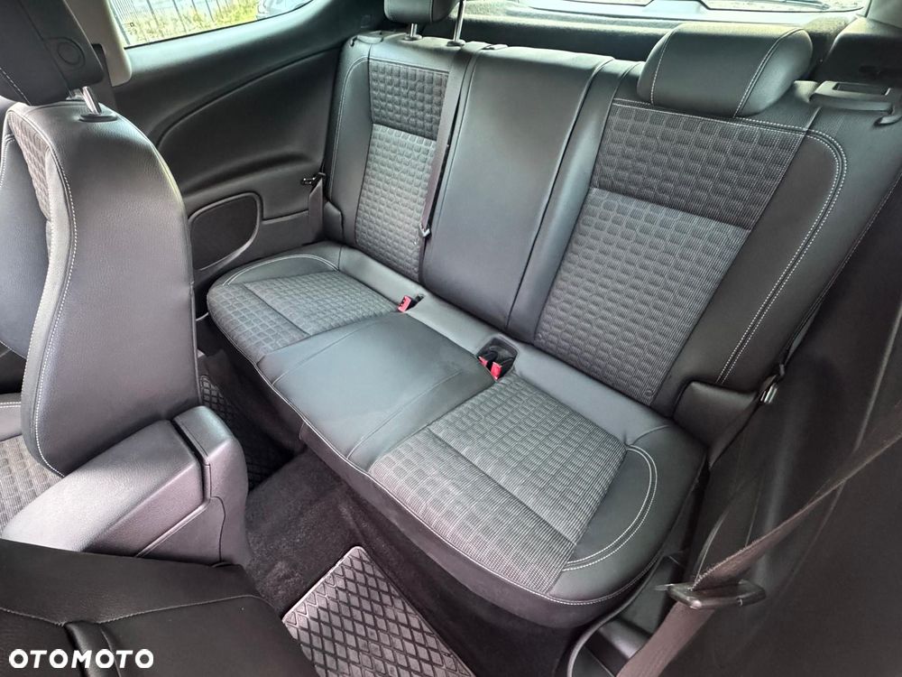 Opel Astra 1.6 Turbo Cosmo - 24