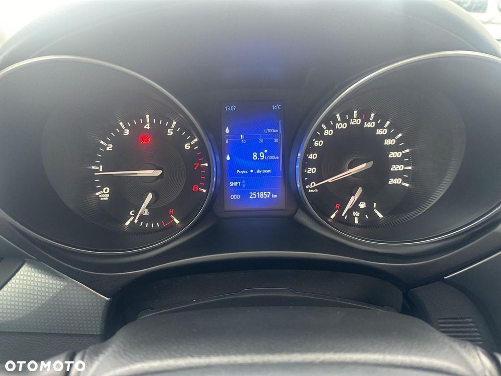 Toyota Avensis - 19