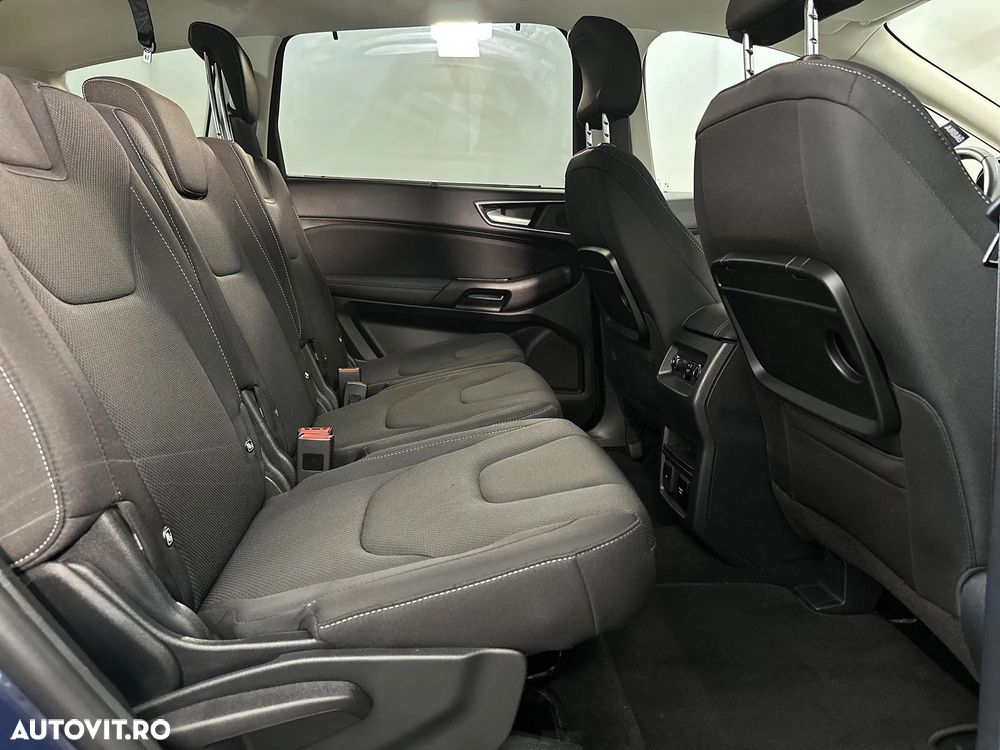 Ford S-Max - 12