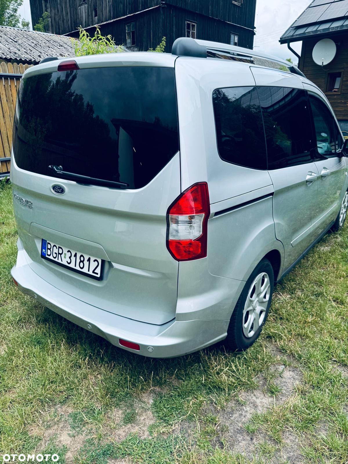 Ford Tourneo Courier 1.0 EcoBoost S&S Ambiente - 2