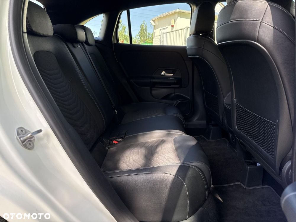 Mercedes-Benz GLA - 19