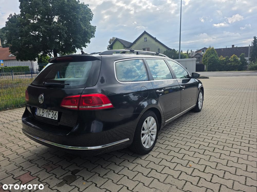 Volkswagen Passat 1.6 TDI Comfortline - 4