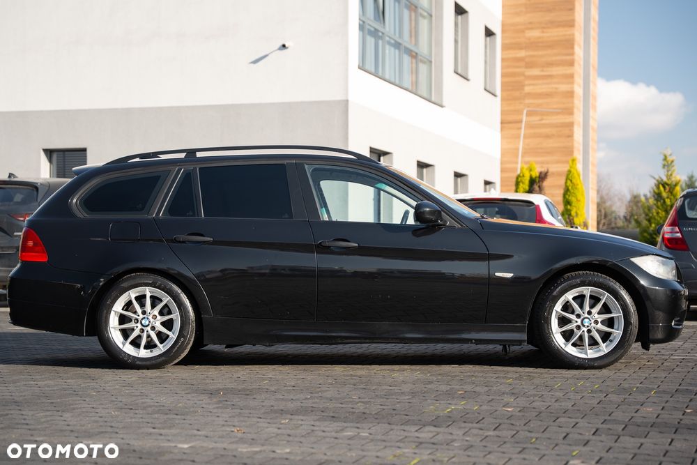 BMW Seria 3 320d DPF Edition Exclusive - 16