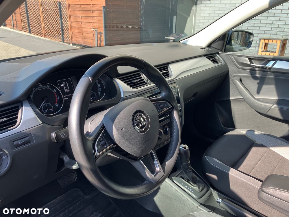 Skoda RAPID 1.4 TSI Ambition DSG - 8