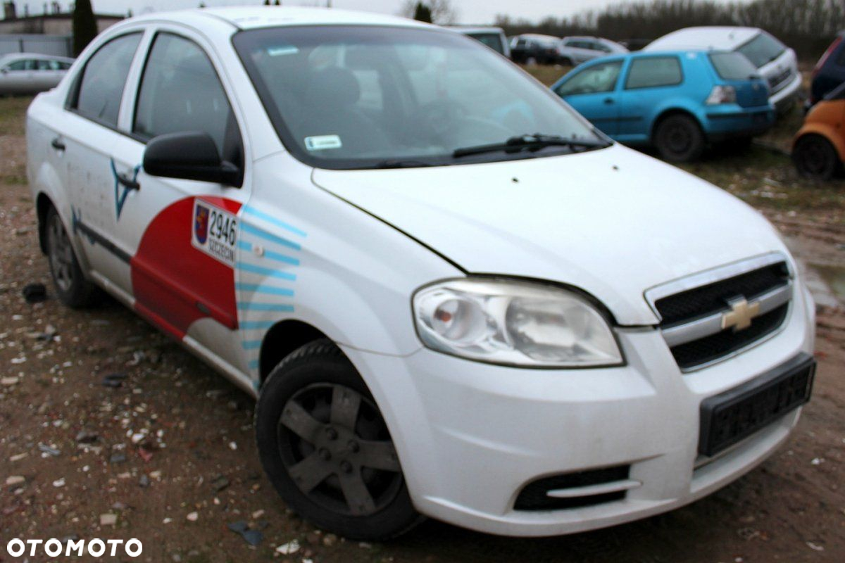 Chevrolet Aveo T250 2011 1.2i B12D1 Sedan (MASKA, ZDERZAK, LAMPA, BŁOTNIK, DRZWI, SZYBA, FOTEL) - 2