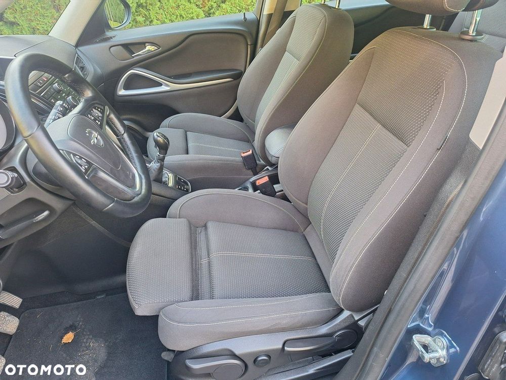 Opel Zafira - 10