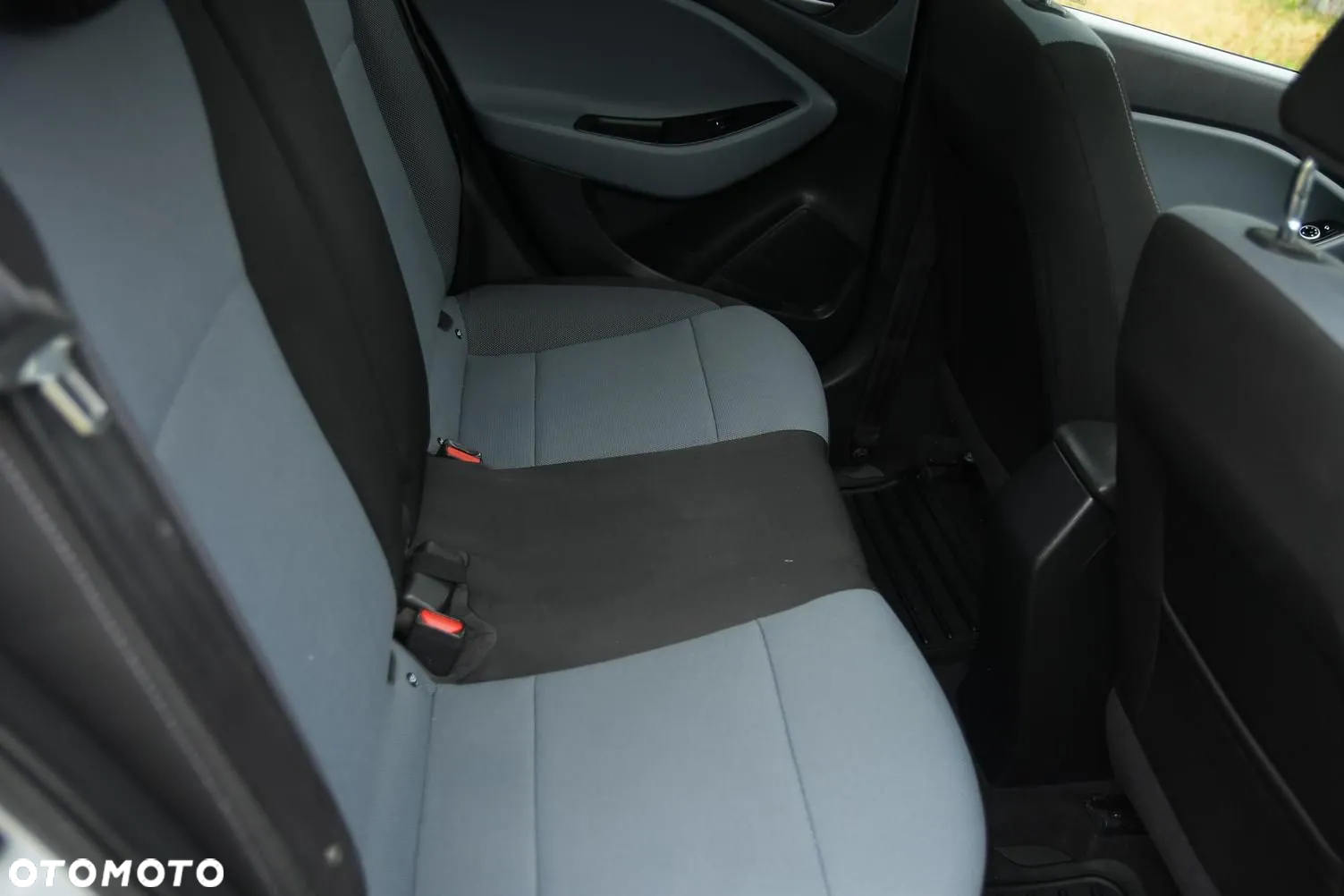 Hyundai i20 1.4 Trend - 27