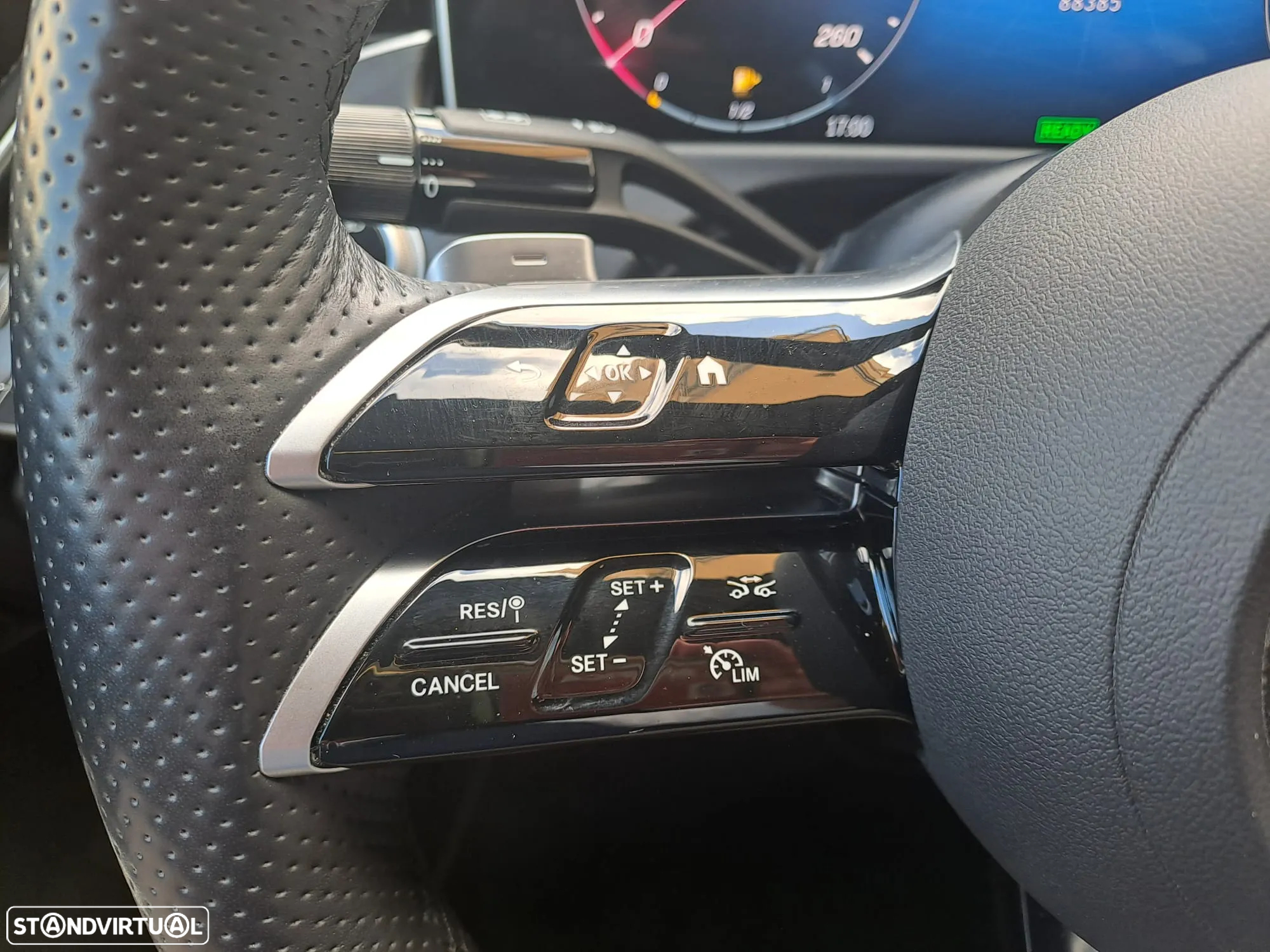 Mercedes-Benz E 300 e AMG Line - 16