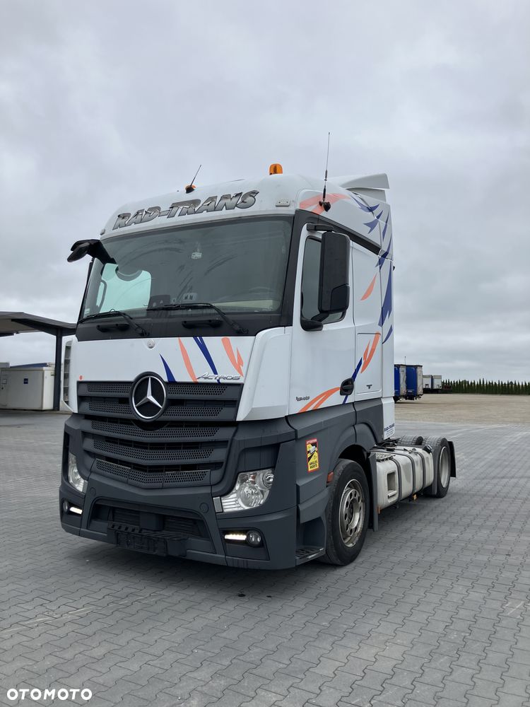 Mercedes-Benz MP4 - 1