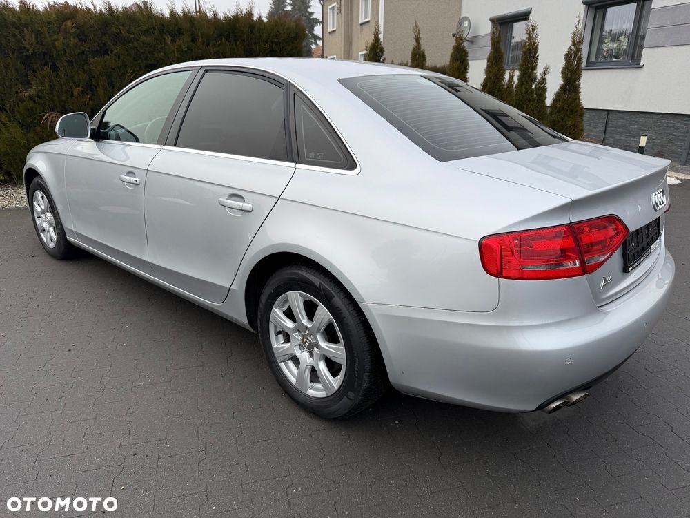 Audi A4 Limousine - 4