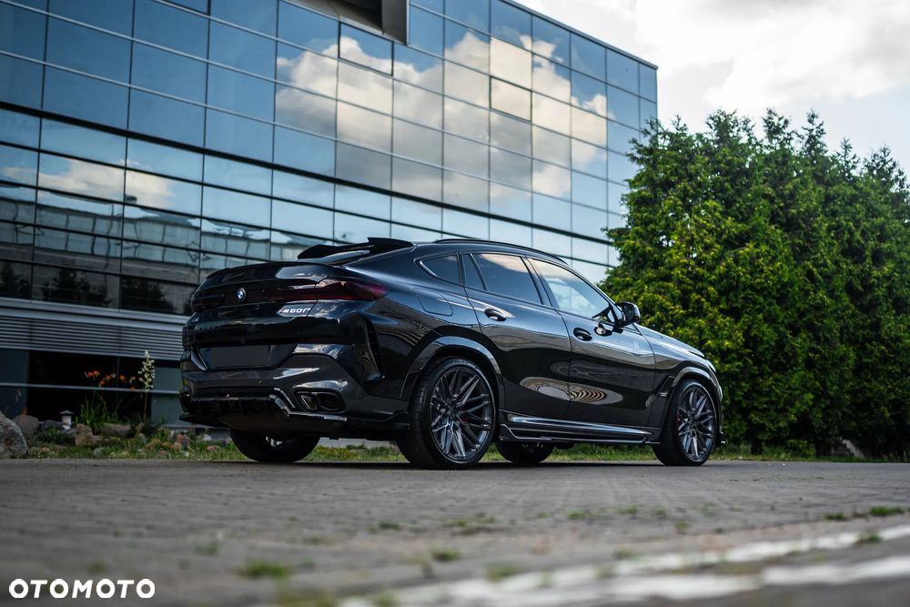 BMW X6 M50i - 10