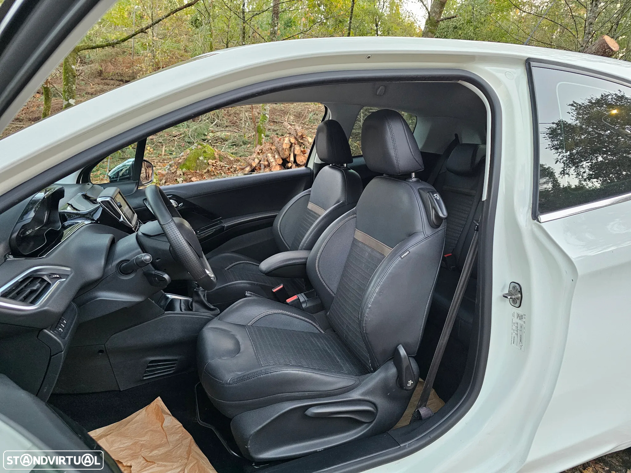 Peugeot 208 1.6 e-HDi Allure - 8