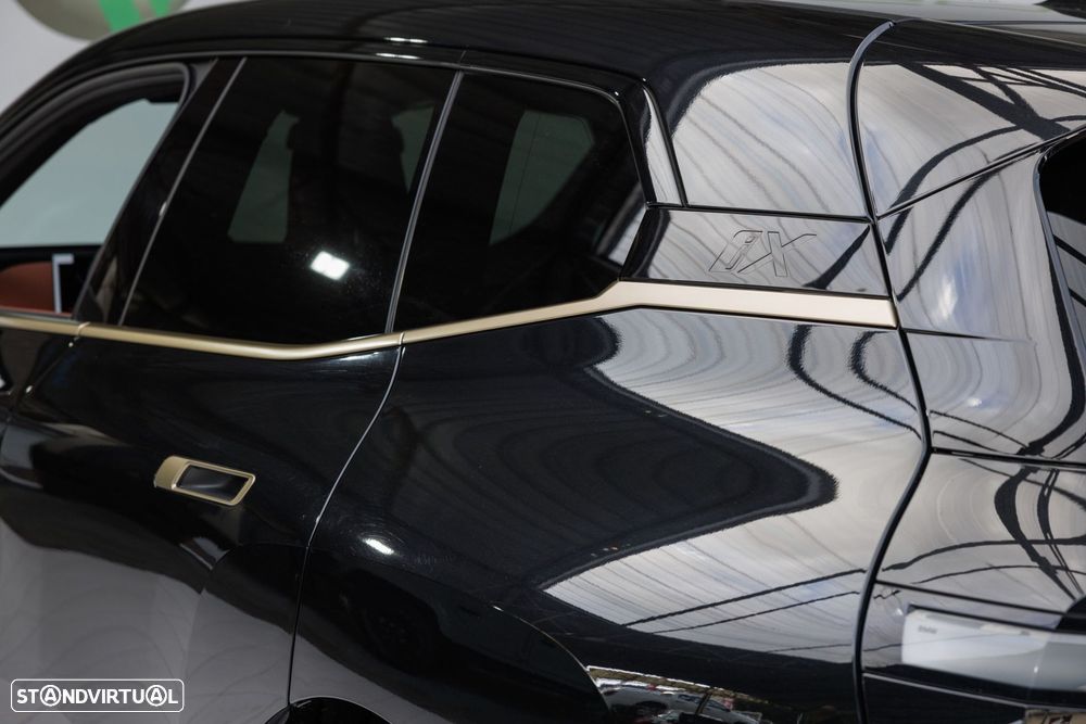 BMW iX xDrive 50 Pack Desportivo - 19