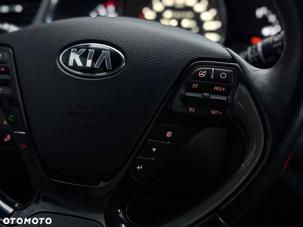 Kia Ceed - 16