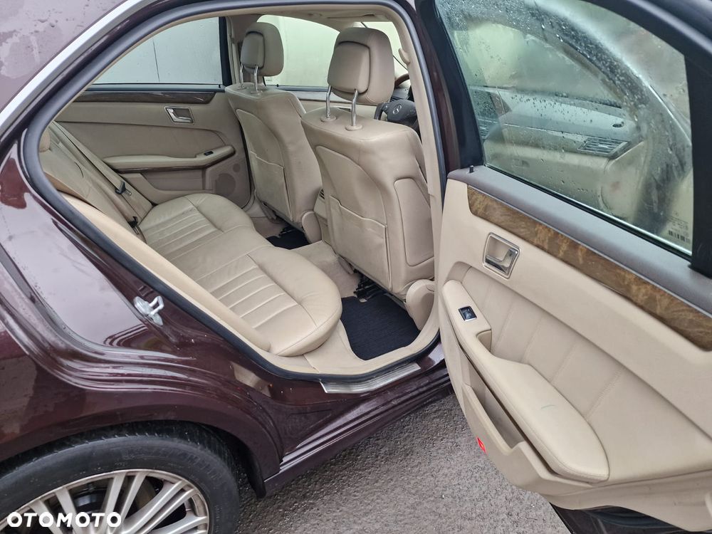 Mercedes-Benz Klasa E 350 CDI DPF 4Matic BlueEFFICIENCY 7G-TRONIC - 9