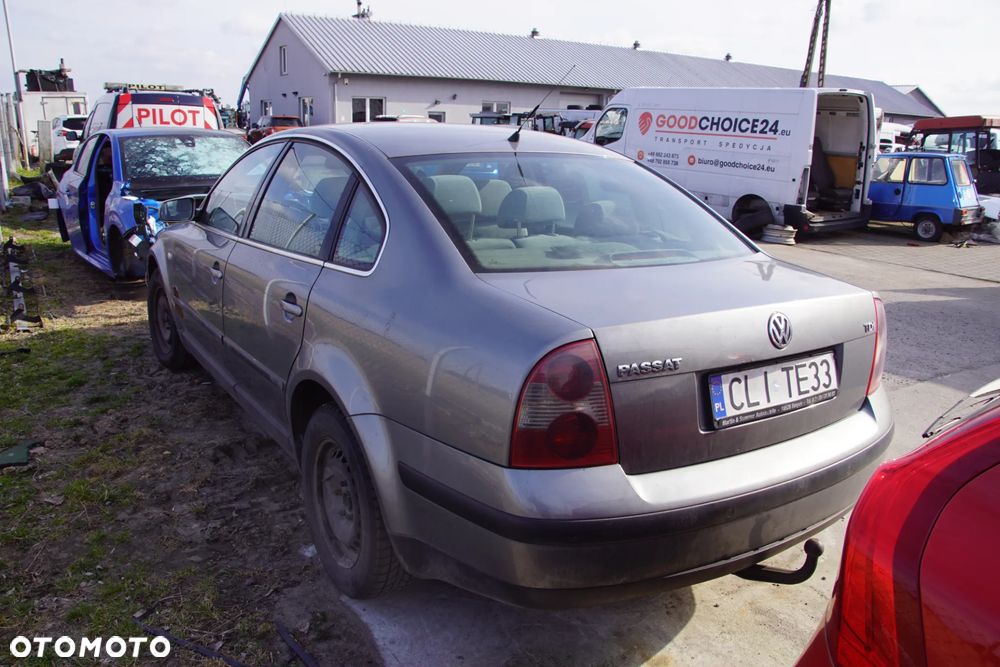Auto na części - Volkswagen Passat B5 Lift 1.9 TDI 131 KM AVF FRK LD7W 2003R Silnik Skrzynia Drzwi Maska Błotnik Klapa Zderzak Lusterko Lampa Klamka Szyba Deska Kokpit Sterownik Moduł Czujnik Licznik Panel Kierownica - 5