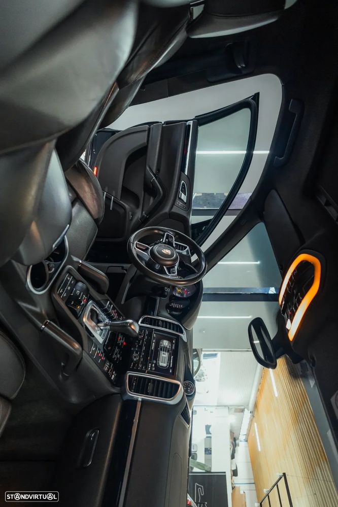 Porsche Cayenne S E-Hybrid Platinum Edition - 9