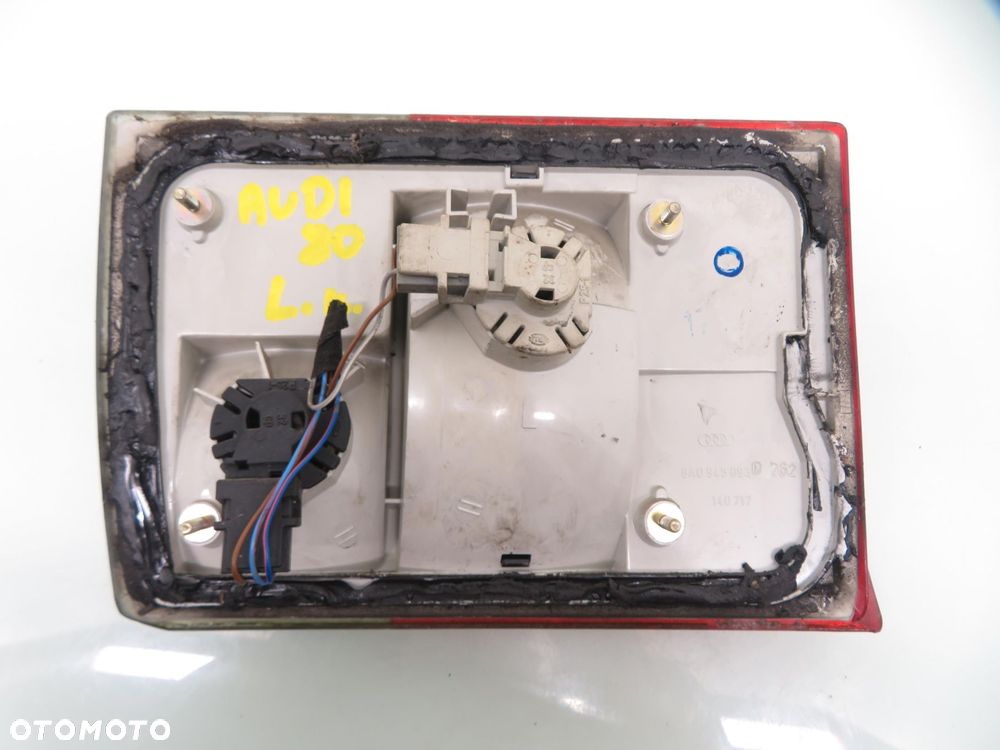 LAMPA LEWA TYLNA KLAPA AUDI 80 B4 8A0945093 - 3