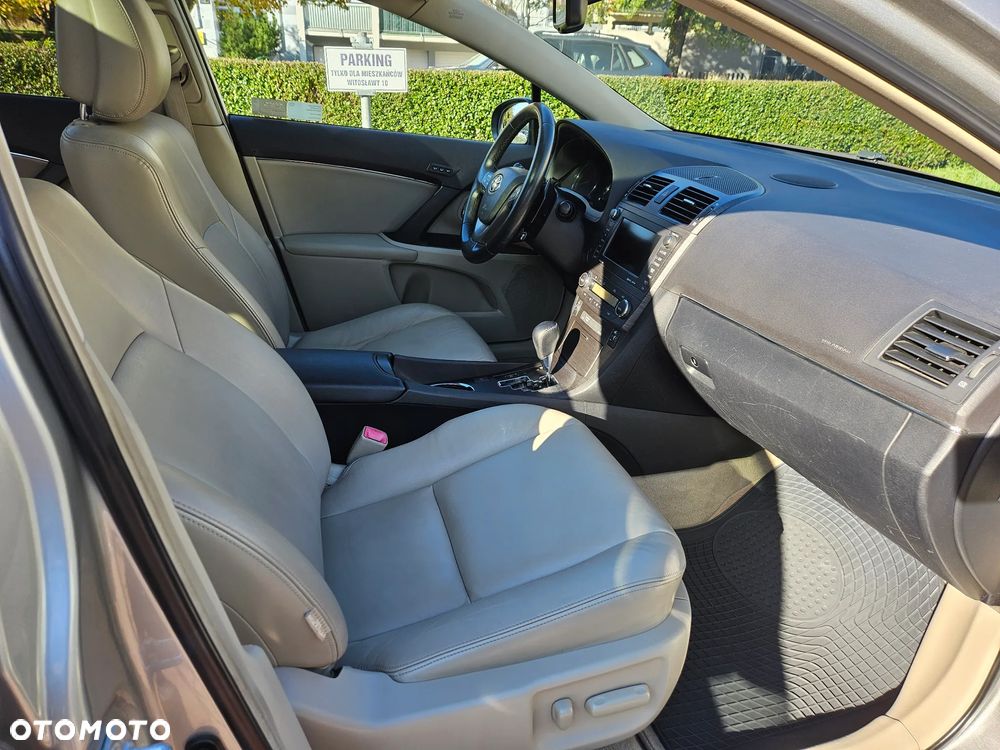 Toyota Avensis 2.0 Prestige MS - 22