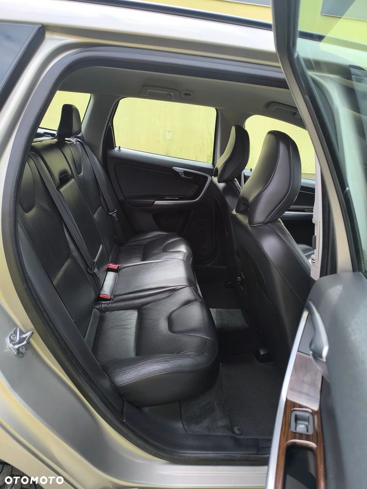 Volvo XC 60 D3 Momentum - 21