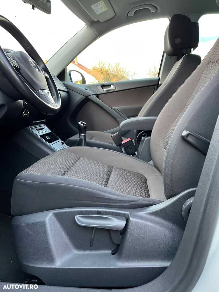 Volkswagen Tiguan 1.4 TSI Trend & Fun - 12