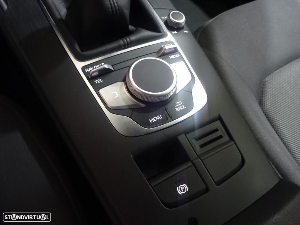 Audi A3 Limousine 30 TDI - 29