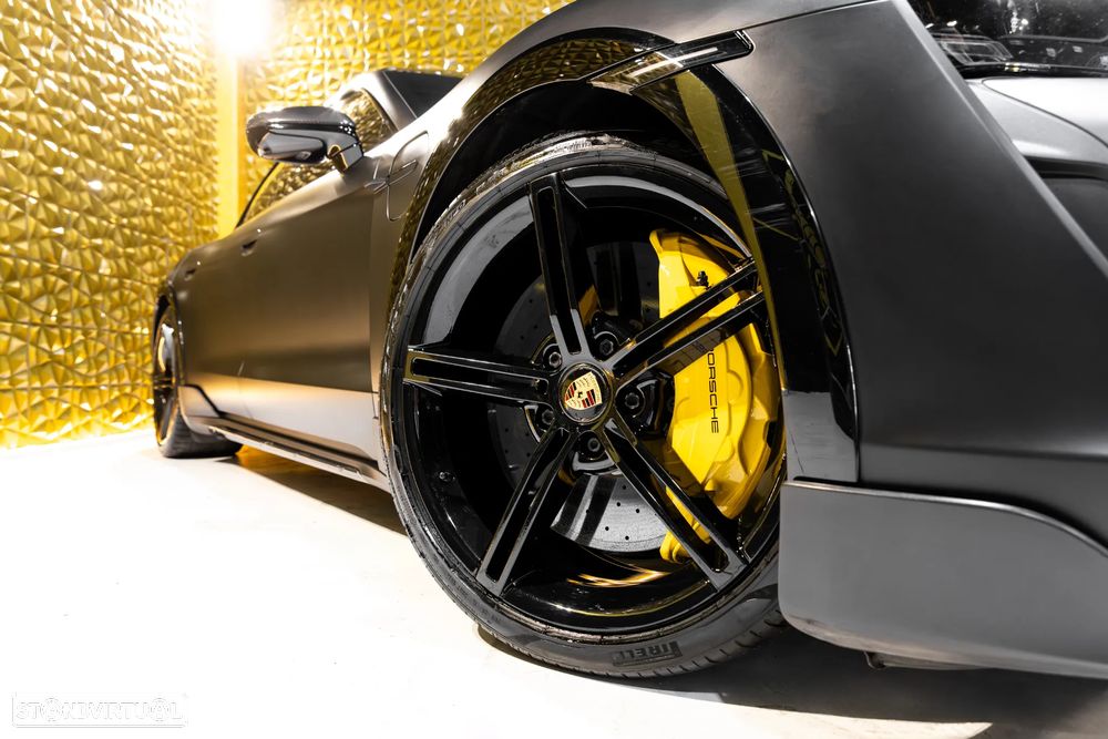 Porsche Taycan Cross Turismo Turbo S - 6