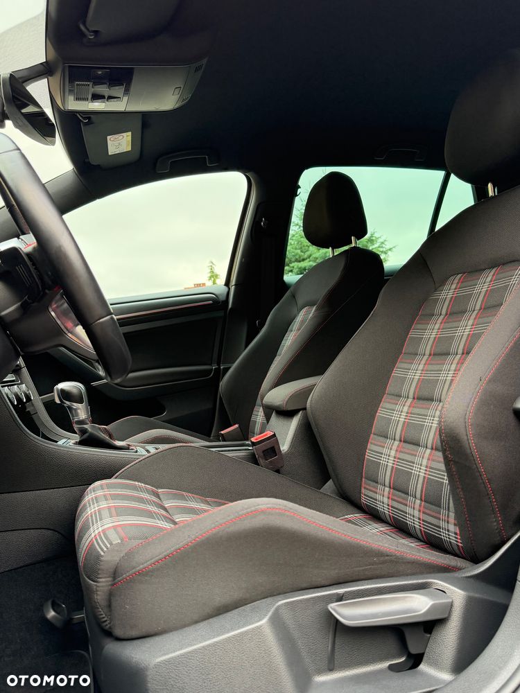 Volkswagen Golf GTI (BlueMotion Technology) DSG - 18