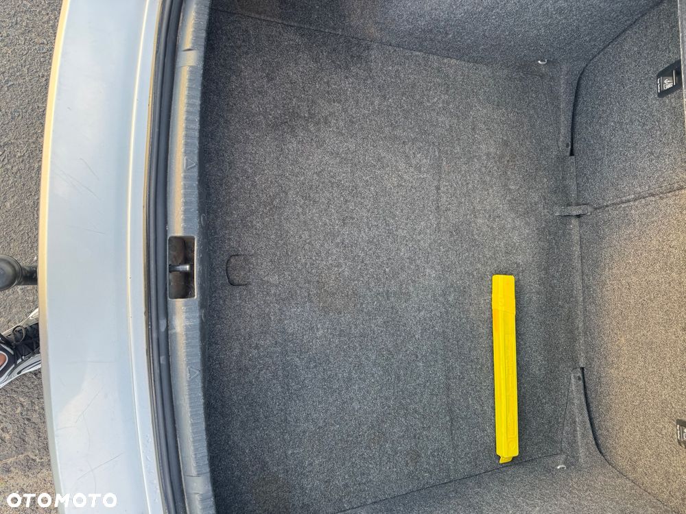 Skoda RAPID 1.6 TDI DPF Edition - 6