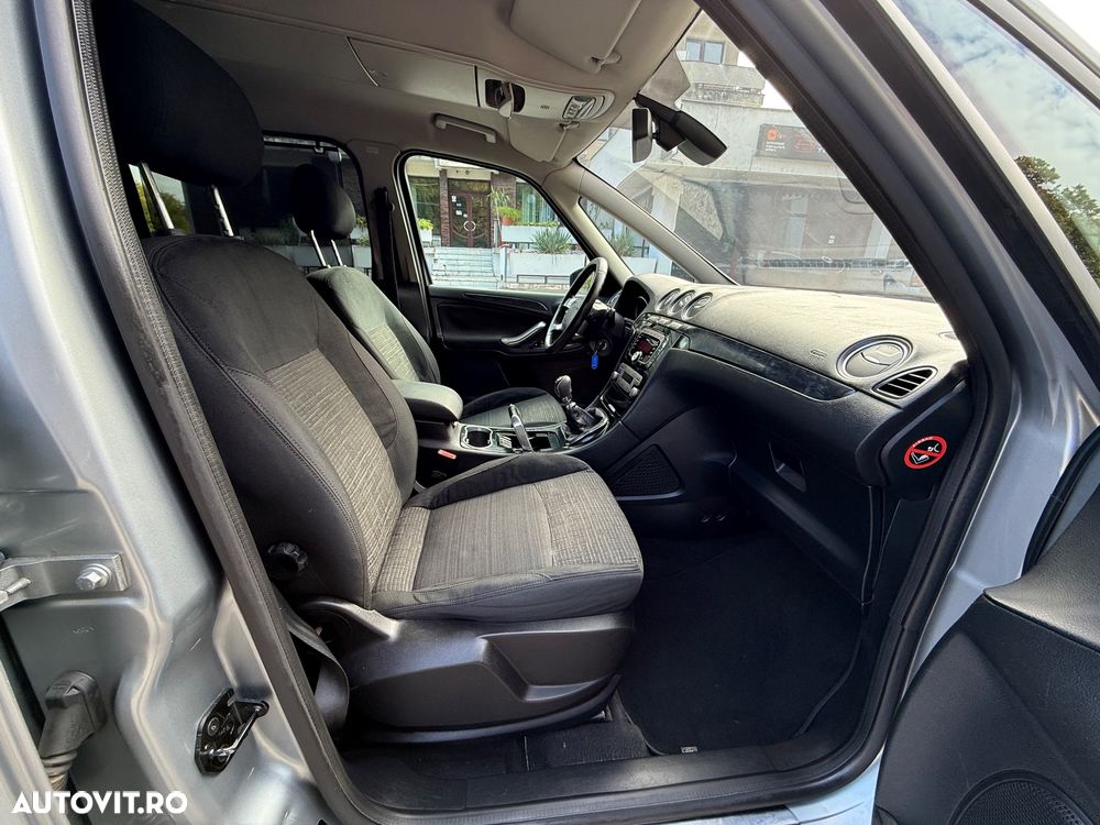 Ford Galaxy 2.0 TDCi Ghia - 14